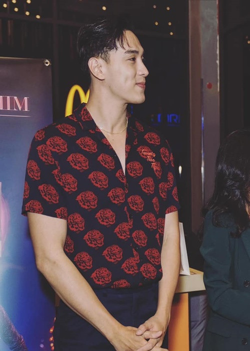 "Tôi ý thức rõ phải trau dồi năng lực mỗi ngày và đang đầu tư vào ngoại ngữ", anh nói. Ảnh: FBNV