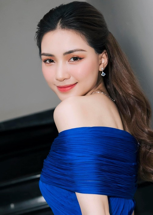Sau 5 năm gắn bó, có một con trai chung, Hòa Minzy và doanh nhân Minh Hải chia tay. Cả hai ứng xử văn minh dù không còn bên nhau.