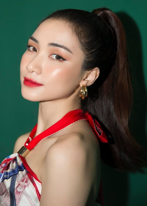 Không chỉ giỏi kiếm tiền, Hòa Minzy còn trẻ trung, xinh đẹp.