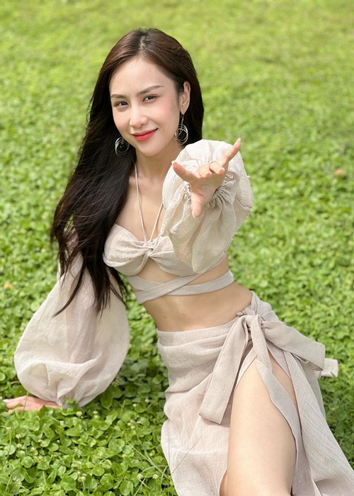 Để tìm bạn trai, Jenna Anh Phương tham gia Tỏ tình hoàn mỹ. Trong chương trình, con gái NSND Trần Nhượng được Thiên Bảo bày tỏ tình cảm. Tuy nhiên, Anh Phương từ chối lời tỏ tình vì nhìn thấy nhiều điểm khác biệt.
