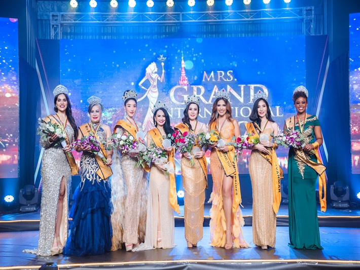 Kim Oanh đăng quang Hoa hậu Quý bà Hòa bình Quốc tế 2022, 4 danh hiệu á hậu thuộc về các đại diện Suriname, Thái Lan, Myanmar và Philippines.