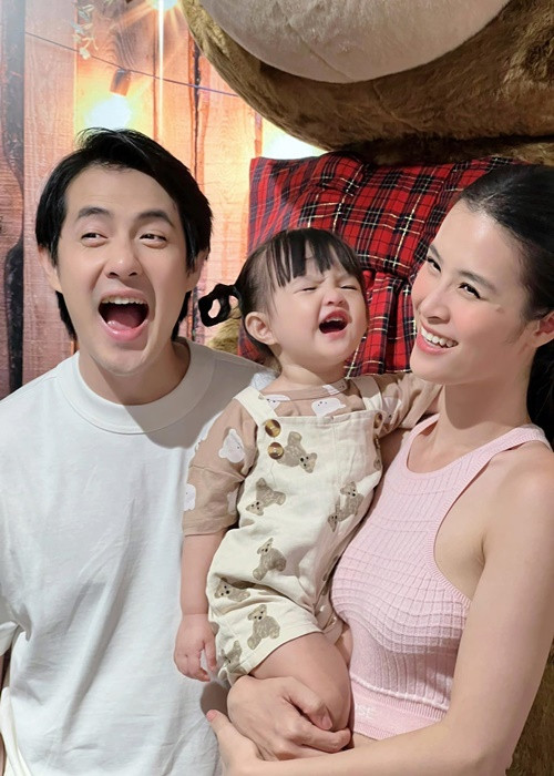 Bé Winnie có nhiều biểu cảm đáng yêu.
