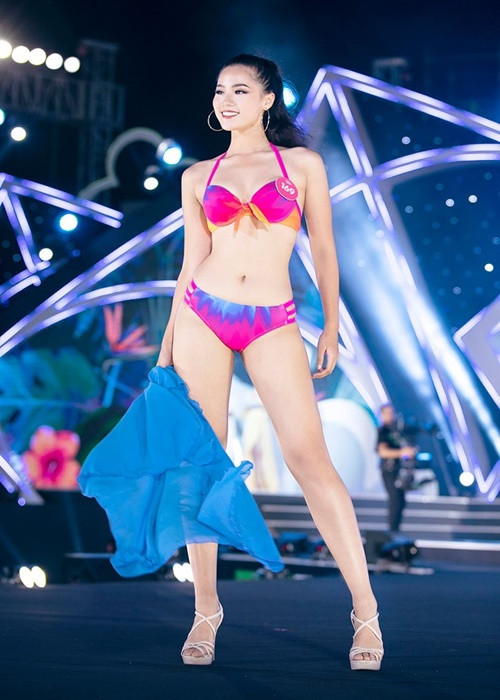 Bảo Châu cao 1m73, có số đo 3 vòng 85-60-93cm.