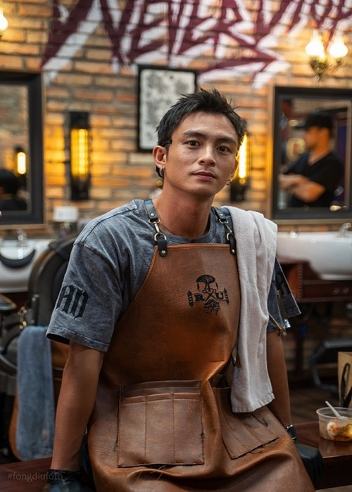 Lãnh Thanh sinh năm 1993, sở hữu gương mặt điển trai, thân hình săn chắc. Anh từng đóng phim điện ảnh "Chị chị em em", "Chàng dâng cá nàng ăn hoa", "Tháng năm rực rỡ". Ảnh: Thế giới điện ảnh