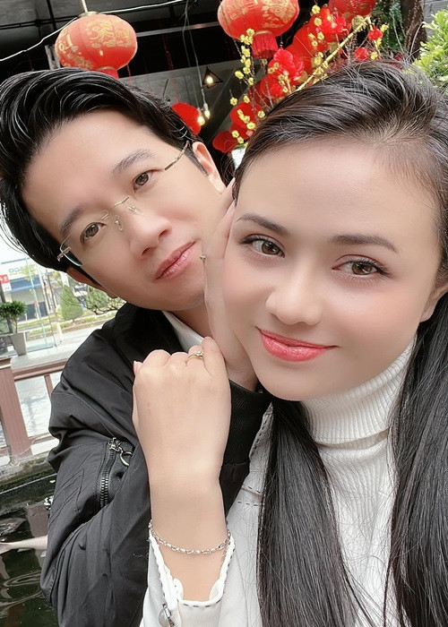 Sau hôn lễ, cuộc sống của vợ chồng nữ ca sĩ luôn ngập tràn hạnh phúc.