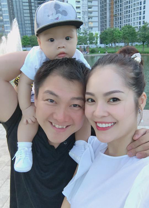 Xuất hiện trong chương trình Là vợ phải thế lên sóng gần đây, Dương Cẩm Lynh và Anh Khoa khá thoải mái chia sẻ về cuộc sống của mình sau khi thành vợ chồng. Ảnh: FBNV