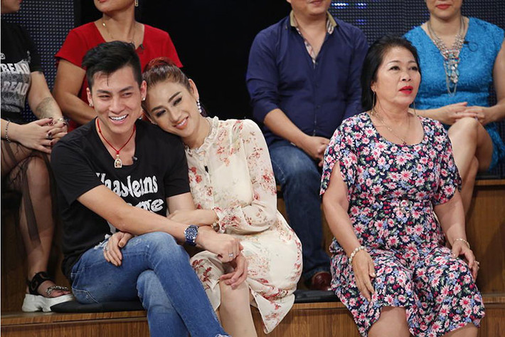 Thương con dâu, mẹ chồng của Lâm Khánh Chi thường không cho cô làm gì mỗi khi cô về nhà chồng. Ảnh: Vietnamnet
