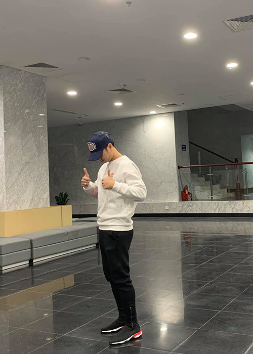 Mới đây, trên trang cá nhân, MC Thành Trung bất ngờ chia sẻ hình ảnh trong buổi tập Táo quân 2019.