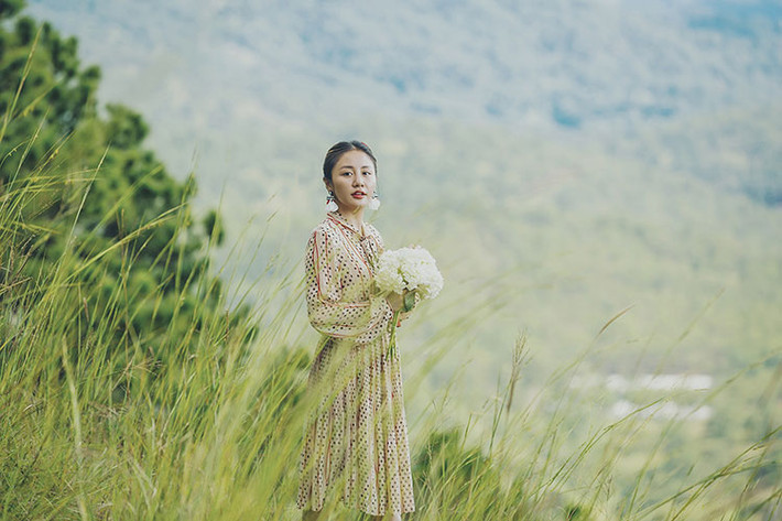 Theo chia sẻ mới nhất của Văn Mai Hương, MV “Cầu hôn” là dự án đánh dấu sự tái hợp của cô cùng nhạc sĩ trẻ Hứa Kim Tuyền.