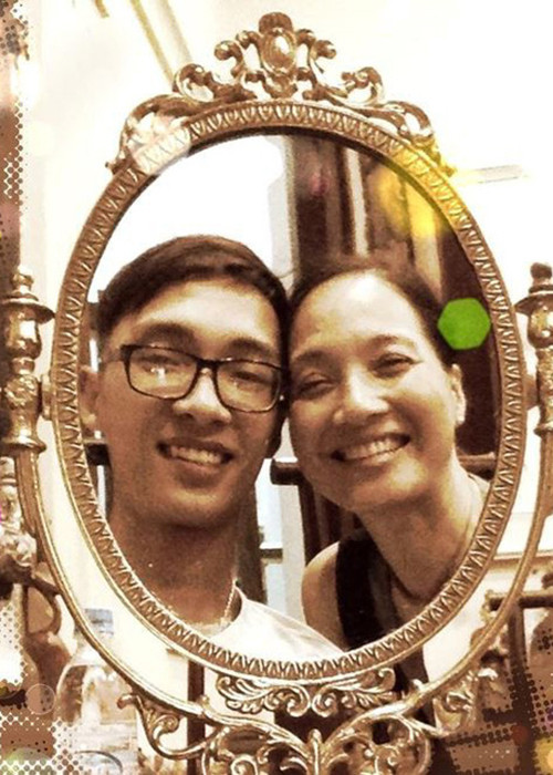 Lê Khanh thi thoảng vẫn chia sẻ hình ảnh bên các con.