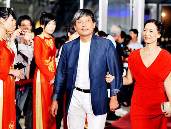 Đạo diễn Phạm Việt Thanh cưa đổ Lê Khanh bằng thư viết tay và chụp ảnh đẹp. Ảnh: Tiền Phong