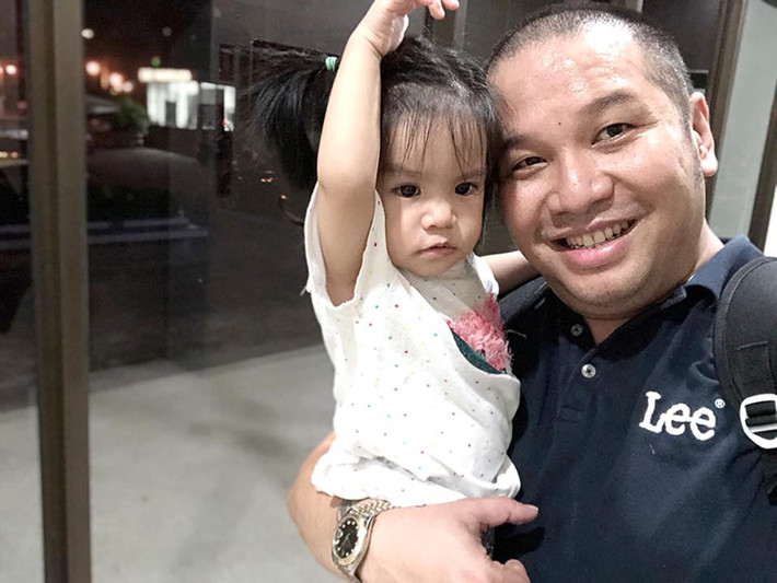 Quang Huy và vợ cũ thống nhất không tách riêng hai con để các bé không chịu thiệt thòi thiếu cha, thiếu mẹ hay thiếu sự quan tâm của chị em.