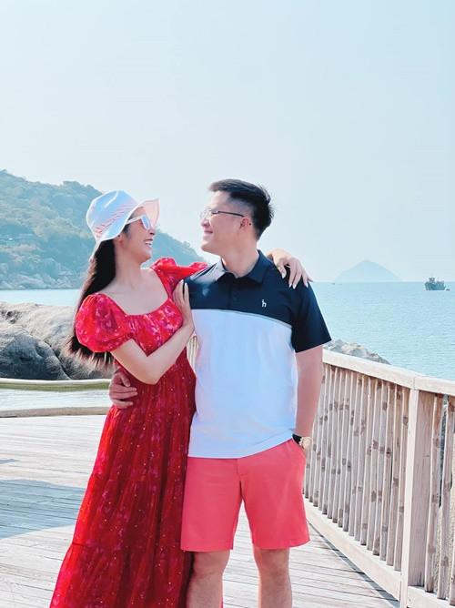 Nàng hậu chia sẻ, thi thoảng chồng là thực khách đầu tiên trải nghiệm những sáng tạo mới của cô trong việc bếp núc.