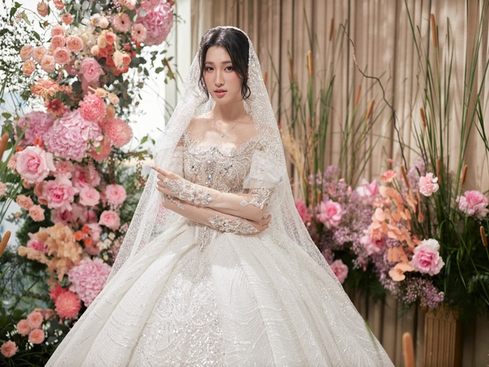 Phương Nhi được khen ngợi như xinh như công chúa ngoài đời. Ảnh: Vietnamnet.