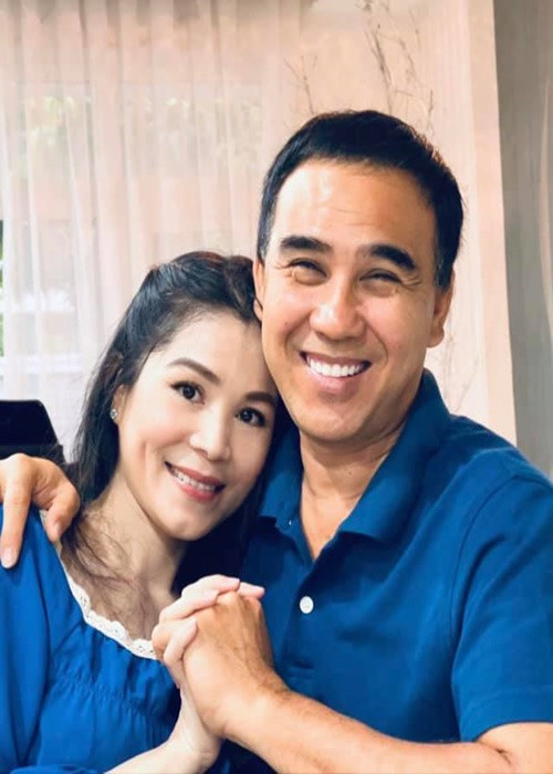 Mới đây, chia sẻ trên Vietnamnet, Quyền Linh cho biết, Dạ Thảo không bao giờ ghen khi anh đóng cảnh tình cảm.