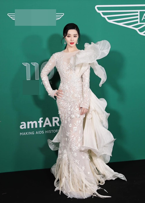 Hình ảnh Phạm Băng Băng dự Cannes được báo chí truyền thông quốc tế đăng tải. Ảnh: FBNV.