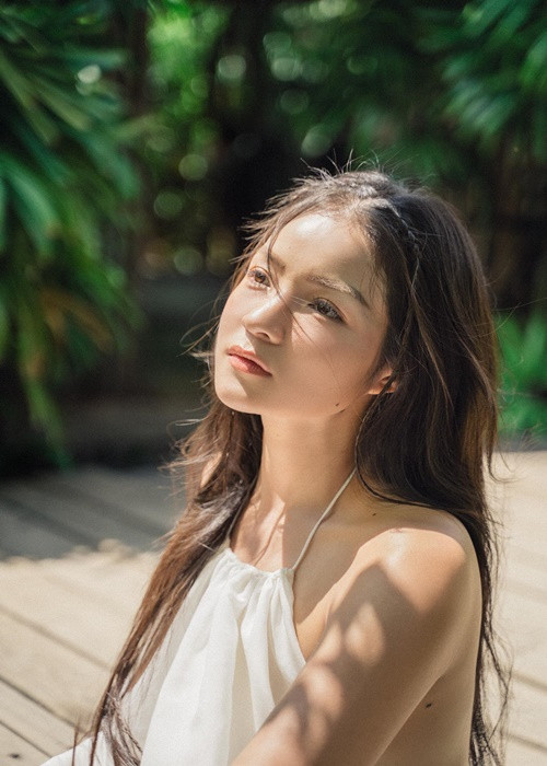 Mỹ nhân sinh năm 1989 ngày càng chín chắn, trưởng thành. Thủy Top ít mặc hở bạo, không còn phát ngôn gây sốc. Ảnh: FBNV.