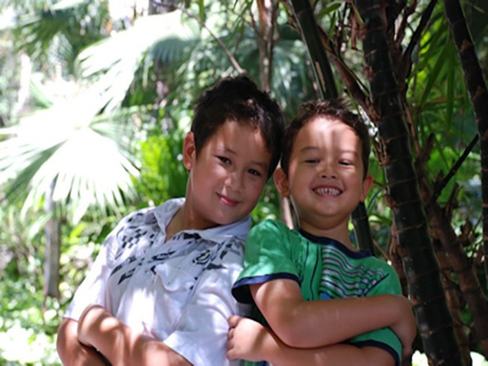Ngoài con gái, nam MC chương trình Chị đẹp đạp gió rẽ sóng còn có hai cậu con trai riêng lai Tây tên Alex và Henry. Ảnh: Sức Khỏe Và Đời Sống.