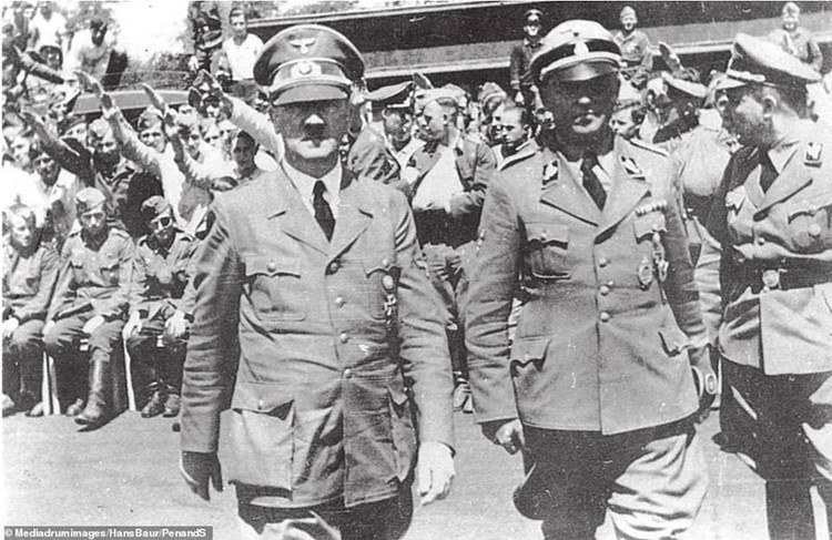 Sai nguoi tim bau vat linh thieng, trum phat xit Hitler van tham bai?-Hinh-6