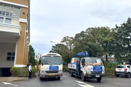 Đội xung kích điện lực Huế lên đường hỗ trợ Quảng Trị.