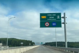 Thông xe tuyến cao tốc Vũng Áng - Bùng