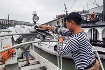 Quảng Ninh dừng cấp lệnh tàu ra biển do ảnh hưởng bão số 9