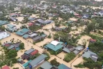 Nhiều địa phương tỉnh Thanh Hoá "biến thành sông" sau bão số 10