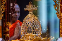 Cận cảnh xá lợi Đức Phật được cung nghinh ở Yên Tử