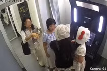 Xác minh vụ du khách Hàn Quốc xô xát trong tiệm photobooth