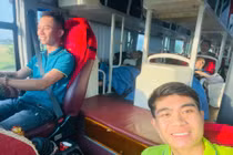 Xuân của những người cầm vô lăng không về kịp Giao thừa