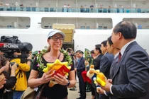 Gần 2.400 du khách quốc tế 'xông đất' cảng tàu khách lớn nhất Quảng Ninh