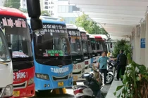 Vận tải trước 'cơn bão' giá dầu: Cắt chuyến, bỏ trung chuyển, tăng cước