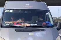 Tài xế quay phim tạo áp lực với CSGT để "lấp liếm" vi phạm