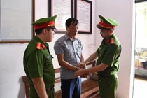  Bắt khẩn cấp chủ tịch xã vì để xảy ra khai thác đất lậu ở Phú Thọ