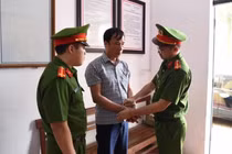  Bắt khẩn cấp chủ tịch xã vì để xảy ra khai thác đất lậu ở Phú Thọ