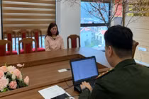 'Cái bẫy' pháp lý khi đổi tiền lẻ trái phép dịp Tết