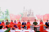 Khánh thành tượng đài “Công an Nhân dân vì dân phục vụ”