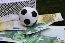 Đề xuất được cá cược bóng đá tối đa 10 triệu đồng mỗi ngày