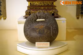 Tận mục chiếc mõ khổng lồ chạm hình rồng của triều Nguyễn