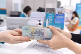 Người dân đang giảm gửi tiền vào ngân hàng