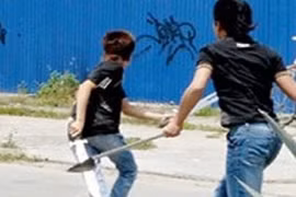 Hai thanh niên vác dao đánh nhau vì cùng yêu...cô giáo mầm non