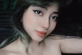 Nữ trọng tài "nóng" nhất làng game Việt, gây sốt với vòng 1 nuột nà
