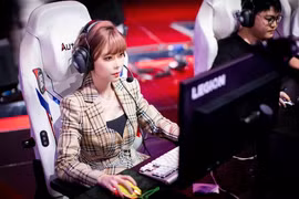 Nữ caster đình đám xứ Trung khiến fan "đau tim" vì màn livestream này