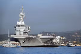 Vừa nâng cấp, tàu sân bay Pháp đã thẳng tiến tới Syria?