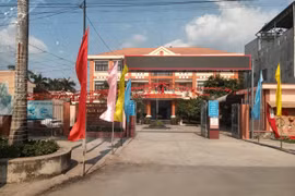 Công ty TNHH Tiến Trung Đức Hòa trúng liền 3 gói thầu một ngày 