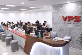 Chứng khoán VPS và nhân viên bị UBCKNN xử phạt do 'đầu tư thay cho khách hàng'