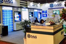 Gallery - Phó Giám Đốc Sở Tư Pháp Bình Thuận Nghi Bẻ Hoa - image 1