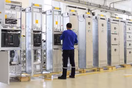 DHM muốn gom cổ phiếu TIS và VIS trong sóng tăng của ngành thép