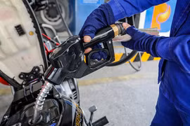 Giá xăng ổn định sau 4 lần tăng liên tiếp