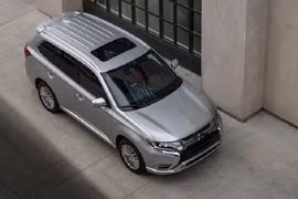 Điểm đặc biệt của Mitsubishi Outlander PHEV 2021 giá từ 967 triệu đồng